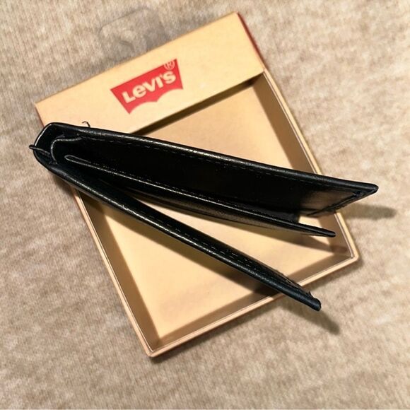 LEVI’S Men’s Black Leather RFID Protection Bifold Wallet - Picture 3 of 13